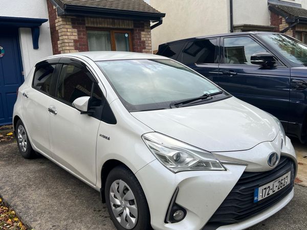 Toyota Aqua Hatchback, Petrol Hybrid, 2014, Blue