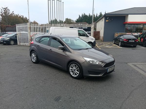 Ford Focus Hatchback, Diesel, 2015, Brown