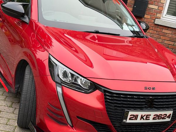 Peugeot 208 Hatchback, Petrol, 2021, Red