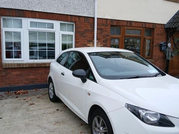 SEAT Ibiza MPV, Petrol, 2011, White