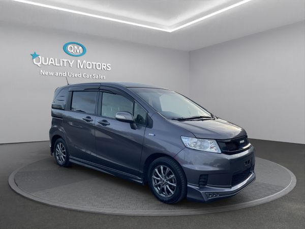 Honda Freed MPV, Petrol Hybrid, 2015, Grey
