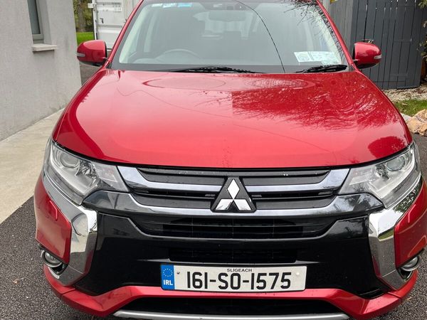 Mitsubishi Outlander SUV, Petrol Plug-in Hybrid, 2016, Red