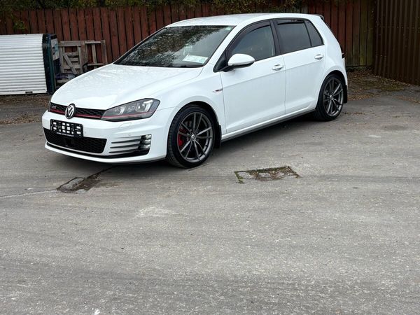 Volkswagen Golf Hatchback, Petrol, 2017, White