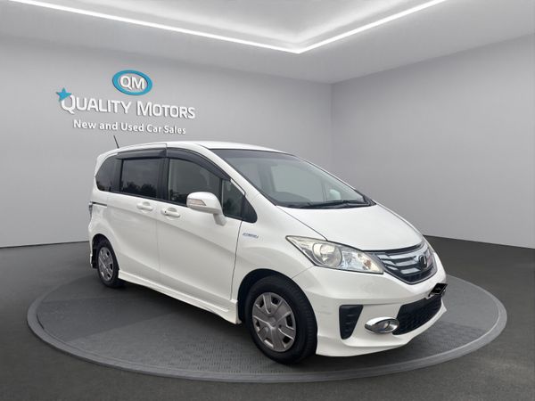Honda Freed MPV, Petrol Hybrid, 2013, White