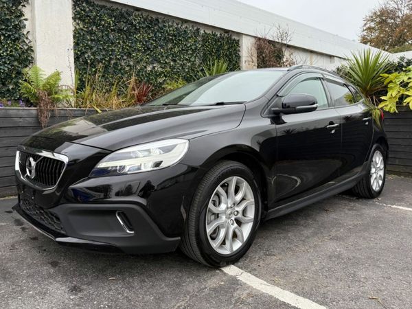 Volvo V40 Hatchback, Diesel, 2019, Black