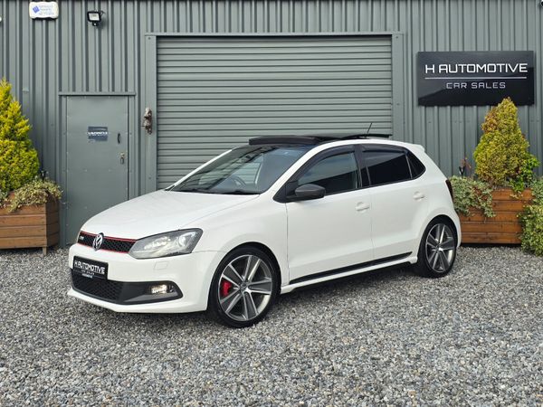 Volkswagen Polo Hatchback, Petrol, 2012, White