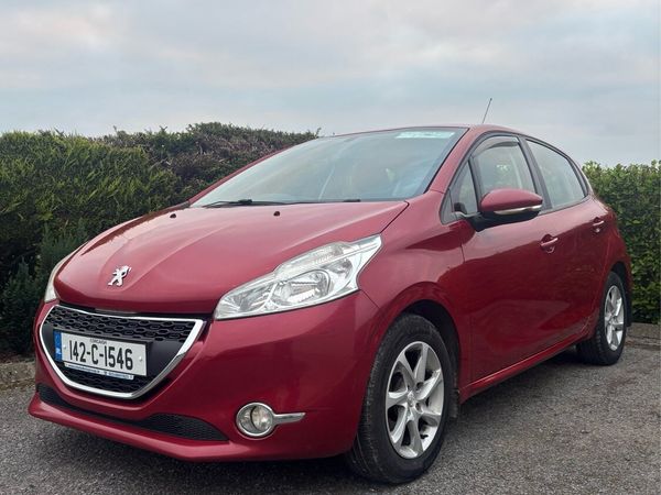 Peugeot 208 Hatchback, Diesel, 2014, Red