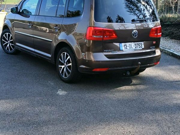 Volkswagen Touran MPV, Diesel, 2012, Brown
