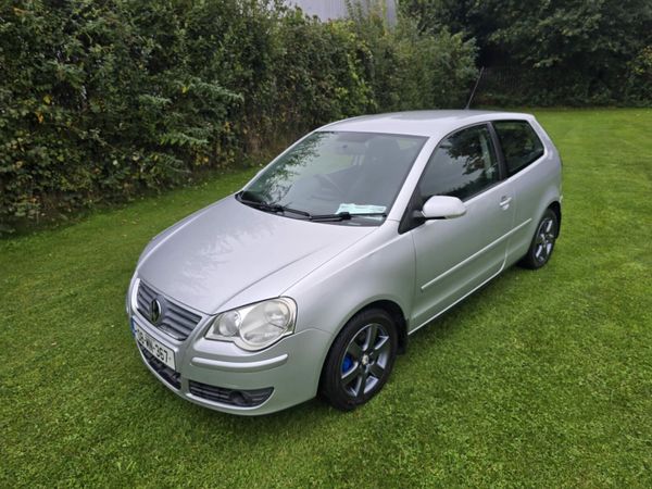 Volkswagen Polo Hatchback, Petrol, 2008, Silver