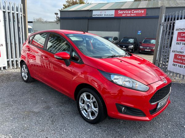 Ford Fiesta Hatchback, Petrol, 2016, Red