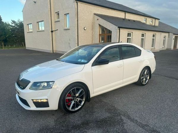 Skoda Octavia Hatchback, Diesel, 2014, White