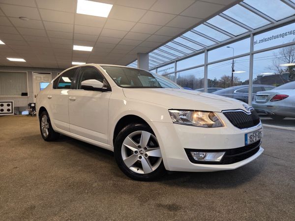 Skoda Octavia Saloon, Diesel, 2015, White