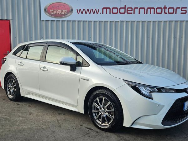 Toyota Corolla Estate, Petrol Hybrid, 2020, White