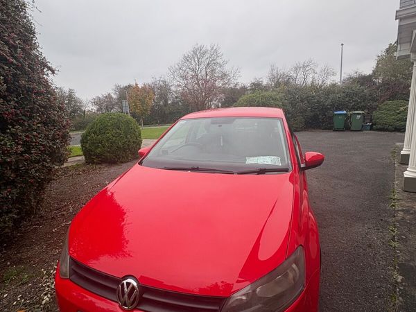 Volkswagen Polo Hatchback, Petrol, 2013, Red