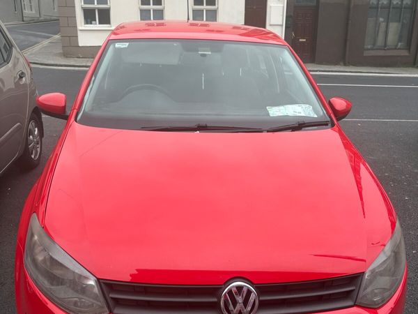 Volkswagen Polo Hatchback, Petrol, 2013, Red