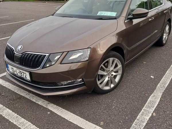 Skoda Octavia Saloon, Petrol, 2018, Brown