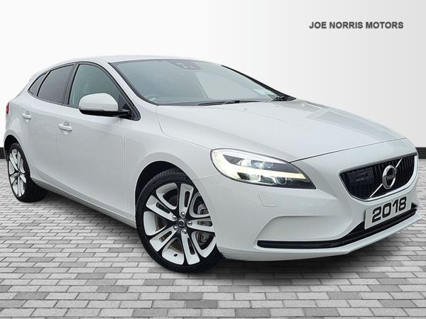 Volvo V40 Hatchback, Diesel, 2018, White