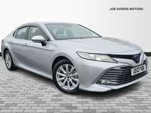 Toyota Camry Saloon, Petrol Hybrid, 2018, Silver