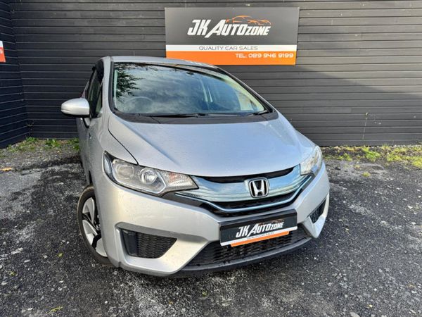 Honda Fit Hatchback, Petrol Hybrid, 2014, Silver