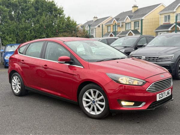 Ford Focus Hatchback, Diesel, 2017, Red