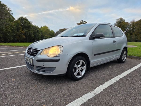 Volkswagen Polo Hatchback, Petrol, 2006, Silver