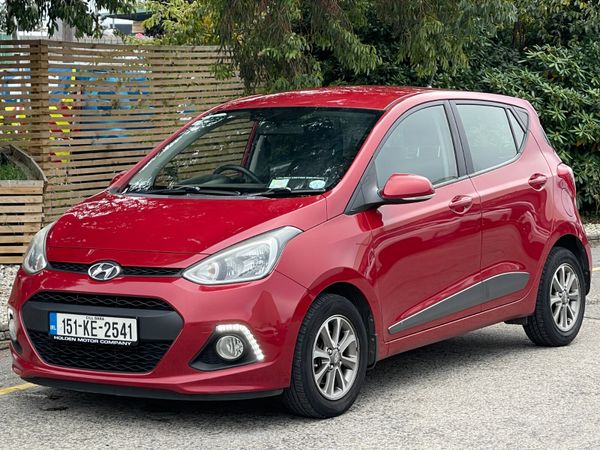 Hyundai i10 Hatchback, Petrol, 2015, Red