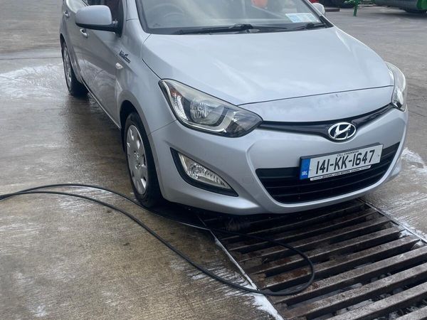 Hyundai i20 Hatchback, Petrol, 2014, Silver