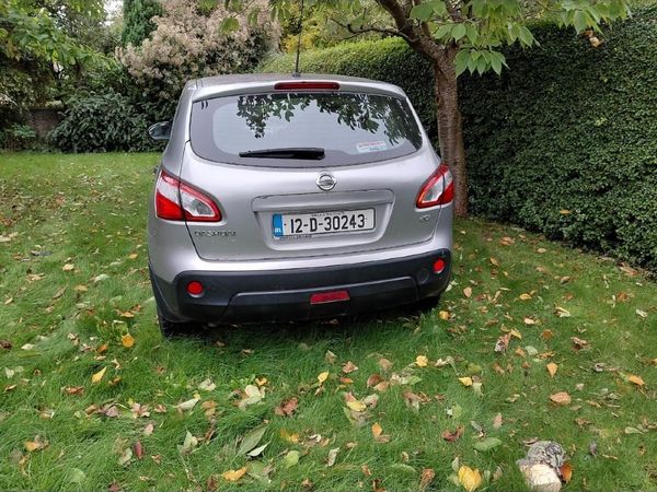 Nissan Qashqai Estate/Jeep, Diesel, 2012, Silver