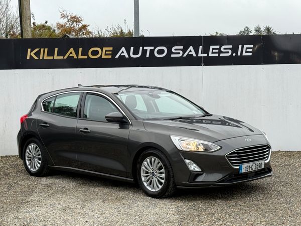 Ford Focus Hatchback, Petrol, 2019, Grey