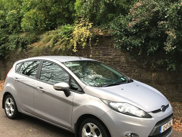 Ford Fiesta Hatchback, Petrol, 2012, Grey