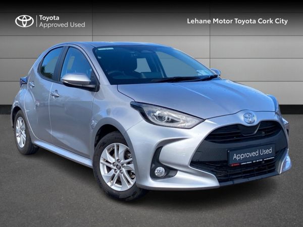 Toyota Yaris Hatchback, Petrol Hybrid, 2025, Silver