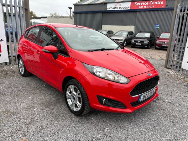 Ford Fiesta Hatchback, Petrol, 2016, Red