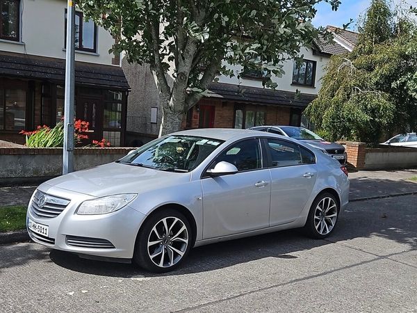 Vauxhall Insignia Hatchback, Diesel, 2012, Silver