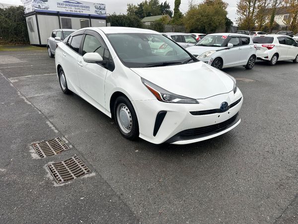 Toyota Prius Hatchback, Petrol Hybrid, 2022, White