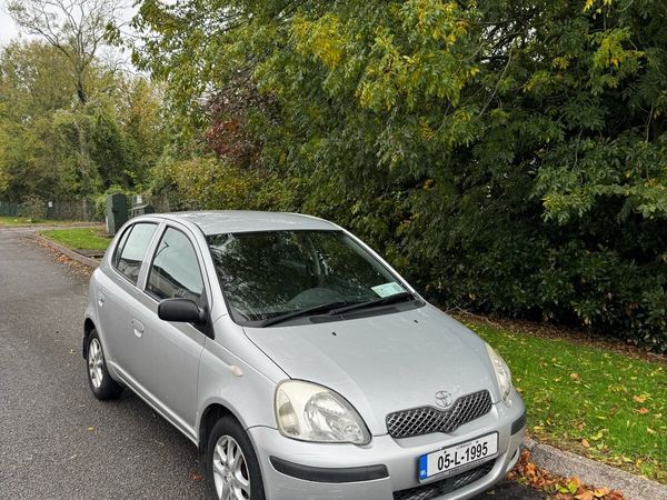 Toyota Yaris Hatchback, Petrol, 2005, Silver