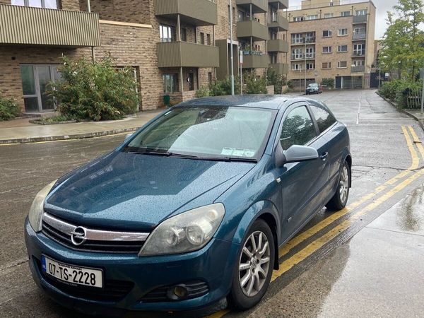Opel Astra Hatchback, Petrol, 2007, Yellow