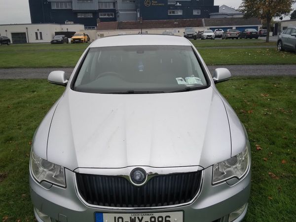 Skoda Superb Saloon, Diesel, 2010, Silver