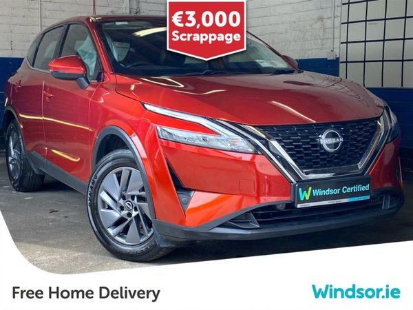 Nissan Qashqai MPV, Petrol, 2022, Red