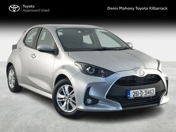 Toyota Yaris Hatchback, Petrol Hybrid, 2025, Silver