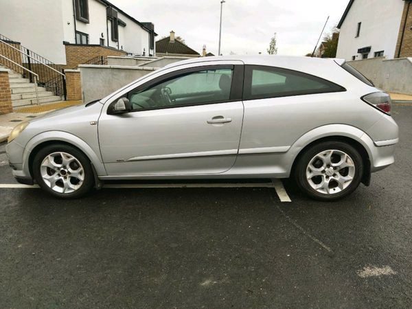 Opel Astra Hatchback, Petrol, 2006, Silver
