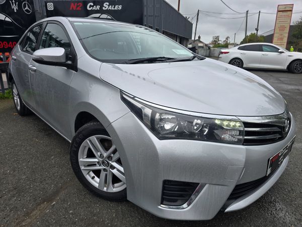 Toyota Corolla Saloon, Diesel, 2014, Silver