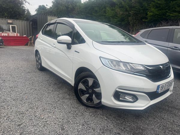 Honda Fit Hatchback, Petrol Hybrid, 2019, White