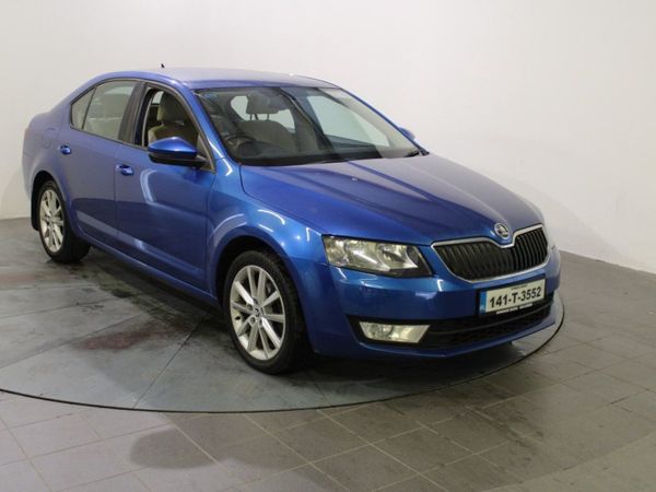 Skoda Octavia Hatchback, Diesel, 2014, Blue