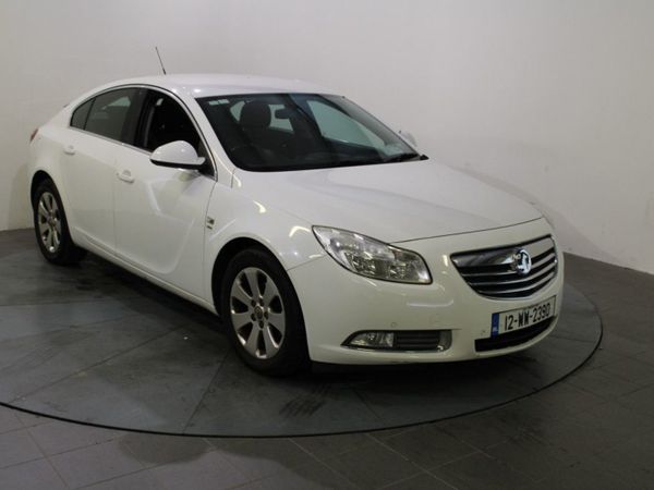 Vauxhall Insignia Hatchback, Diesel, 2012, White