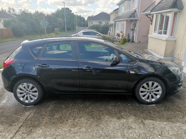 Opel Astra Hatchback, Diesel, 2014, Black