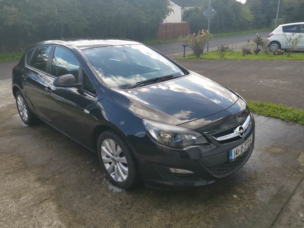 Opel Astra Hatchback, Diesel, 2014, Black