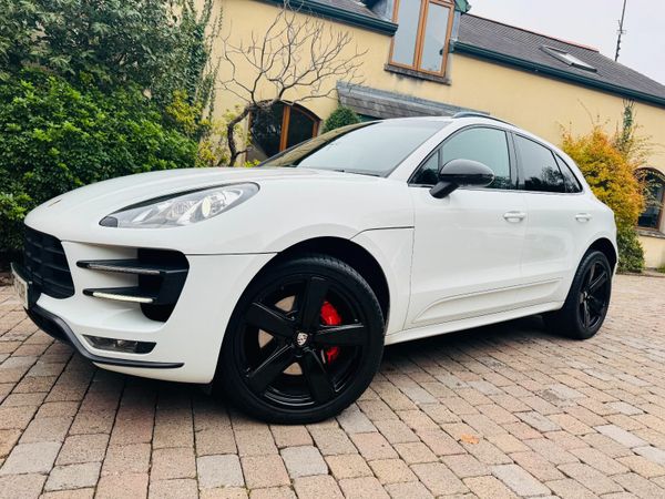 Porsche Macan SUV, Petrol, 2017, Red