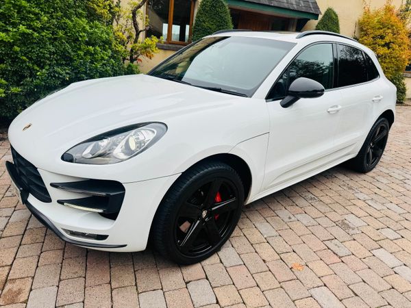 Porsche Macan SUV, Petrol, 2017, Red