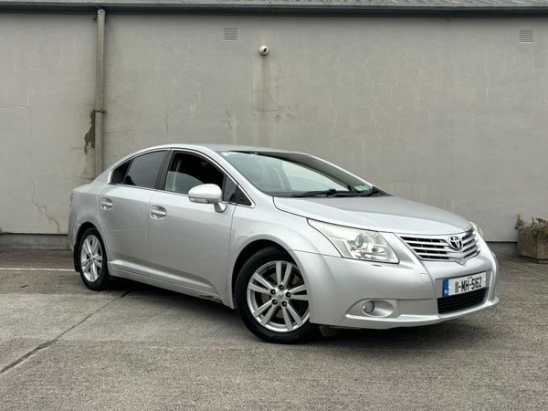 Toyota Avensis Saloon, Diesel, 2011, Silver