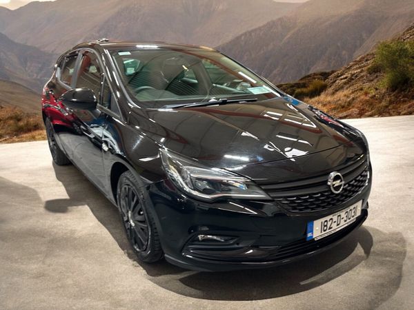 Opel Astra Hatchback, Petrol, 2018, Black